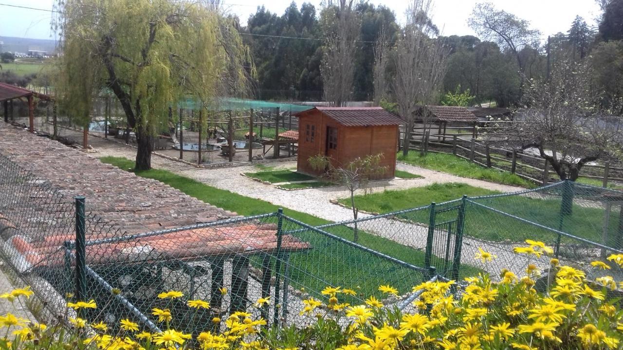 Hôtel Casal Das Flores à Torres Novas Extérieur photo